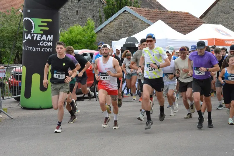 Départ du Trail Côtelettes 2026 : le peloton s'élance dans les rues de Thorey-sous-Charny