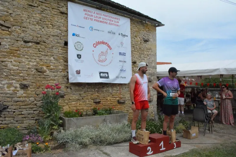 Remise des prix sur le podium du Trail Côtelettes 2026